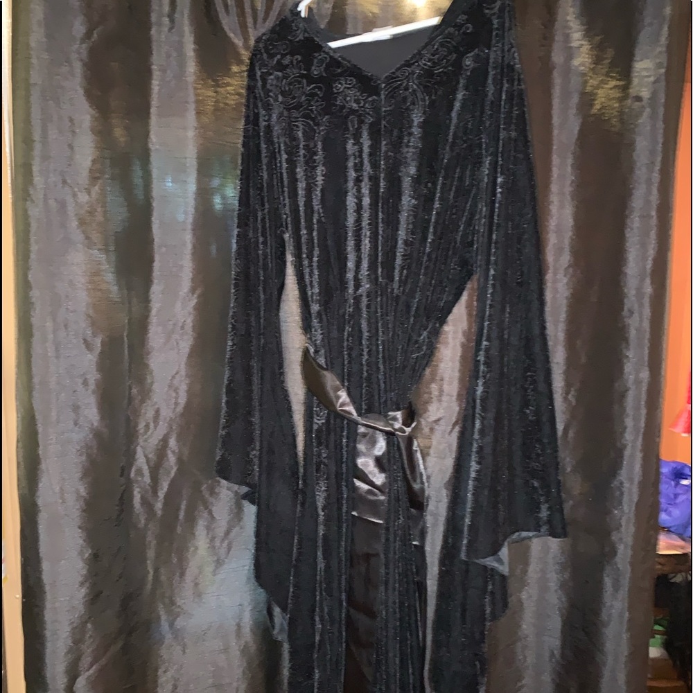 Plus size with costume with hat